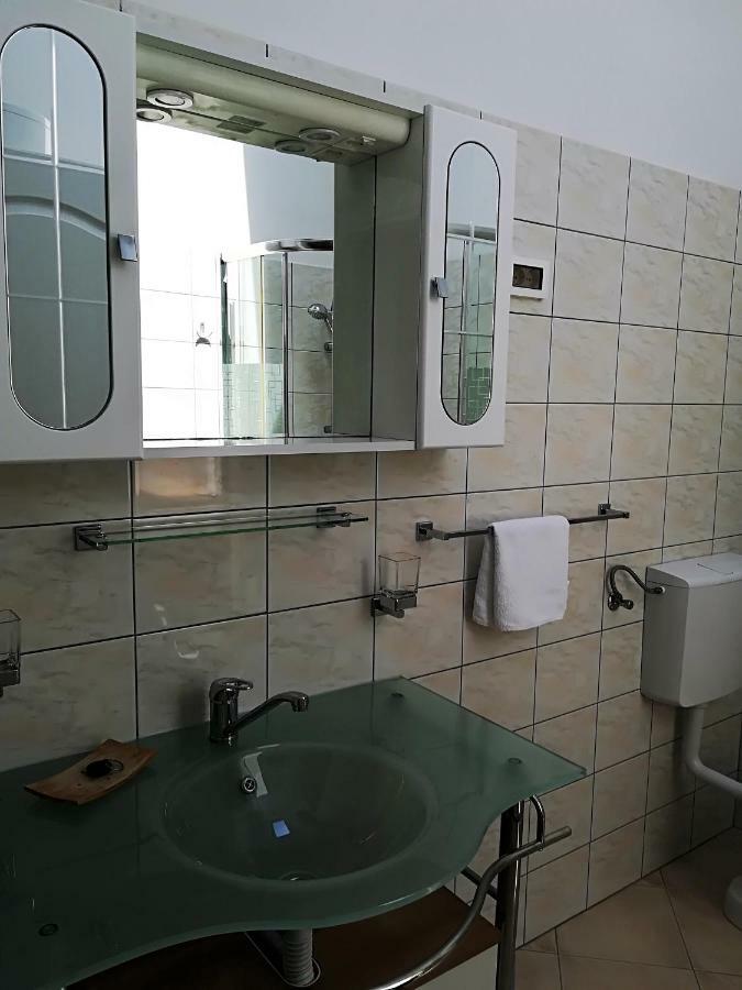 Apartman Rosanda 1 Premuda Exterior photo